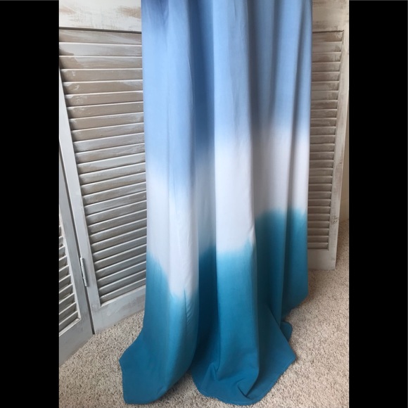 ✴️LAST ONE✴️ MEDIUM -BLUE & WHITE OMBRÉ DIP MAXI DRESS - Picture 2 of 8